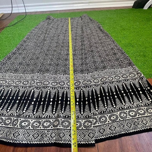 Vintage Y2K Liz Claiborne Women's M 100% Silk Wrap Maxi Skirt Tribal Print - Picture 2 of 7